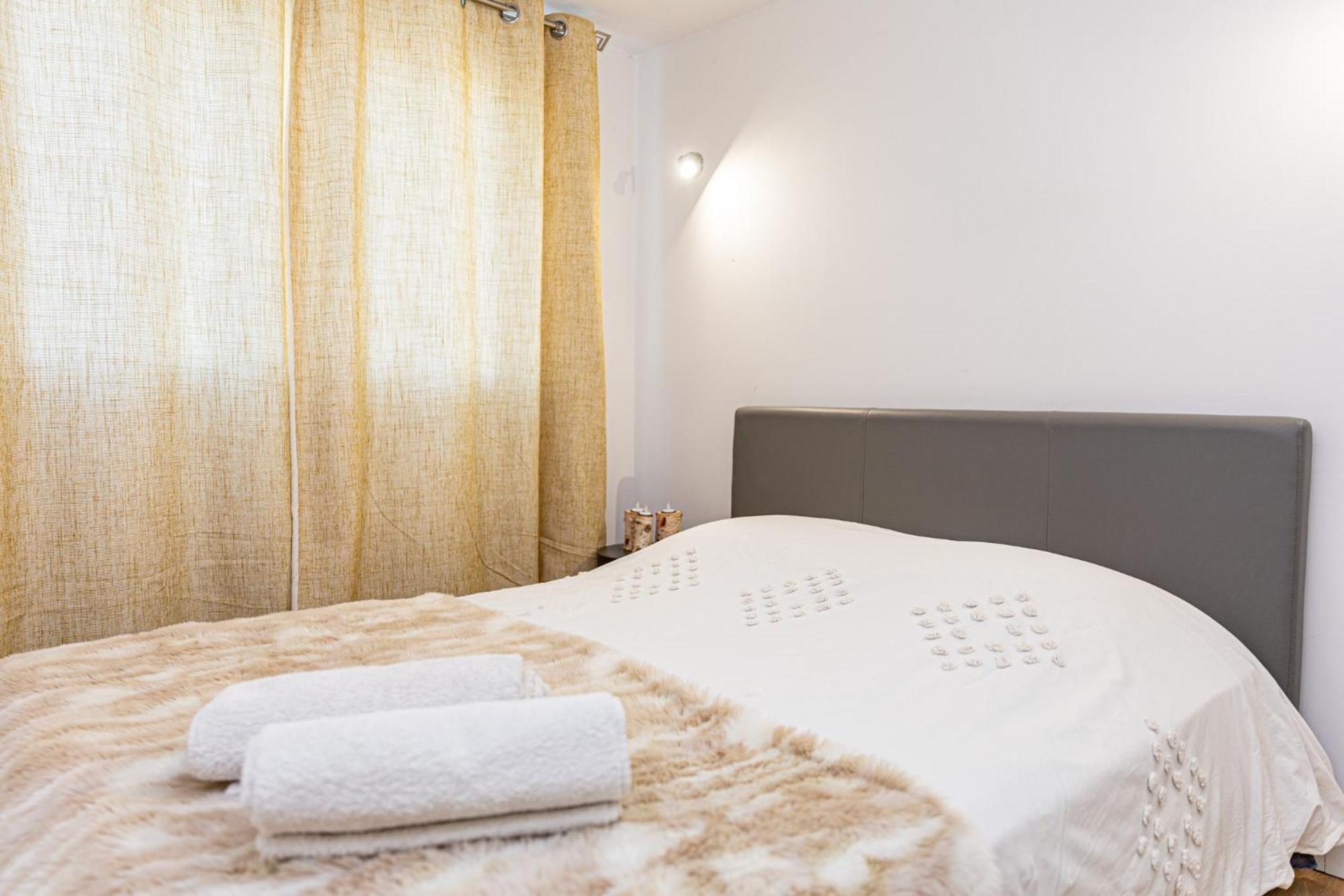 La Nuit Etoilee Aparthotel Сен-Мартен-дьо-Кро Екстериор снимка